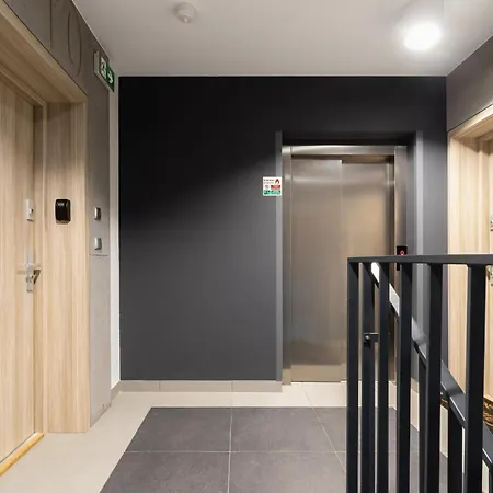 Cracow Miodowa 42 Elegant By Renters