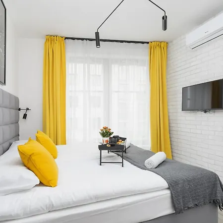 Cracow Miodowa 42 Elegant By Renters *