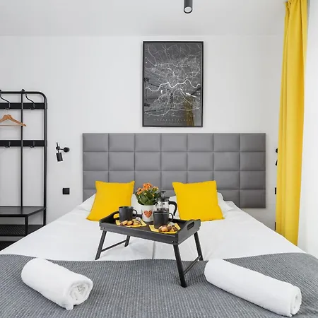 Apartamento Cracow Miodowa 42 Elegant By Renters